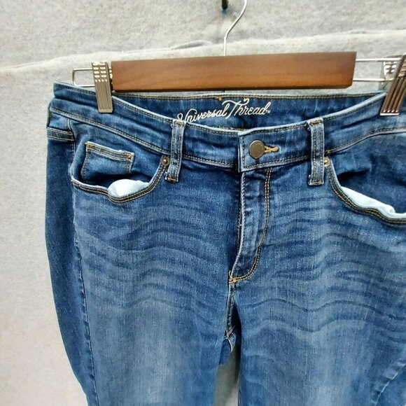 Universal Thread Distressed Skinny Jean Medium Wash Size 14/32R  Cut Bottom - Picture 10 of 16